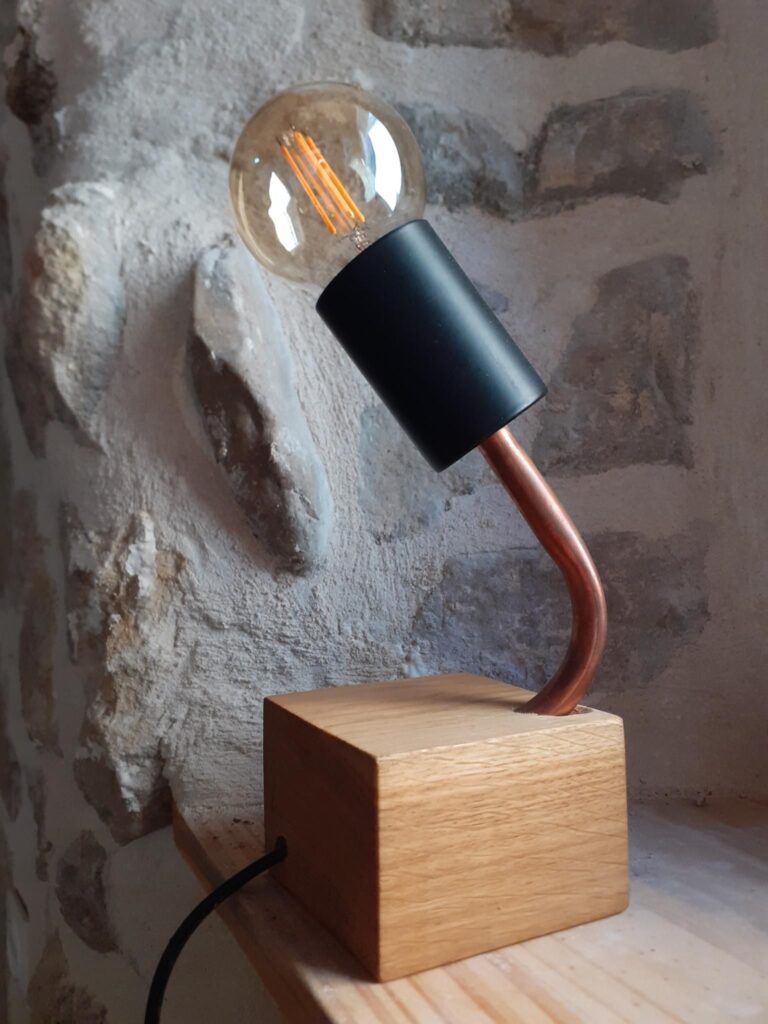 Mini lampe en bois et cuivre. Chêne. 